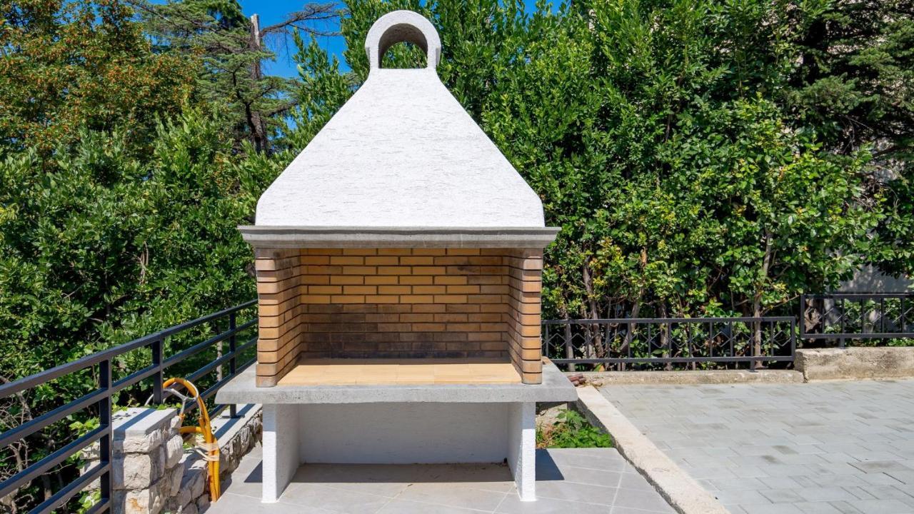Apartments Villa Frankola With Swimming Pool Crikvenica Ngoại thất bức ảnh