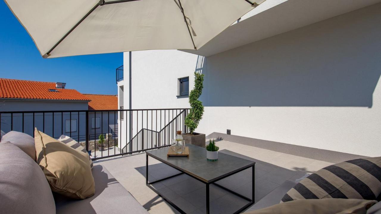 Apartments Villa Frankola With Swimming Pool Crikvenica Ngoại thất bức ảnh